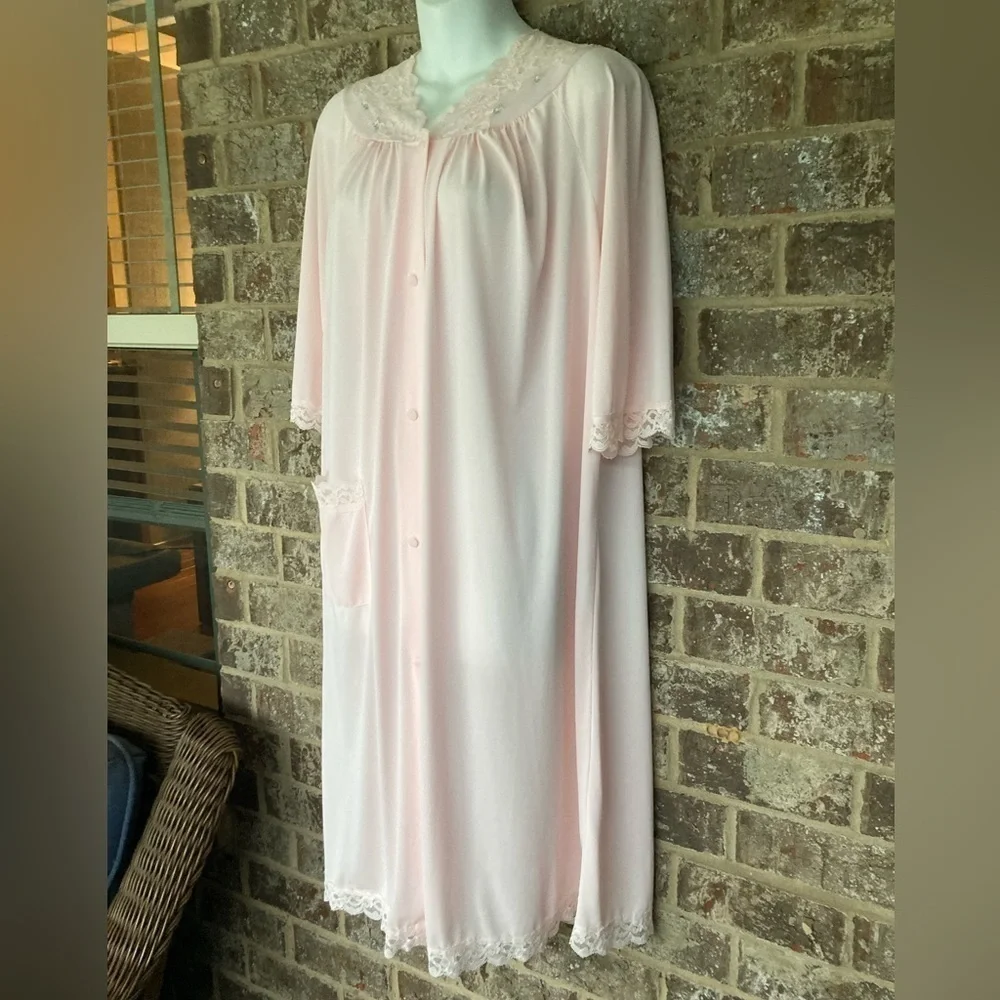 70s Vintage Pastel Pink Robe Floral Lace Satiny Button down front Size M